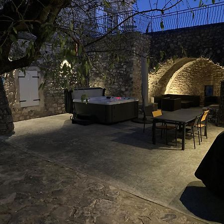 La Closerie D'Escalin Gite 12 Personnes Et Jacuzzi La Garde-Adhémar Extérieur photo