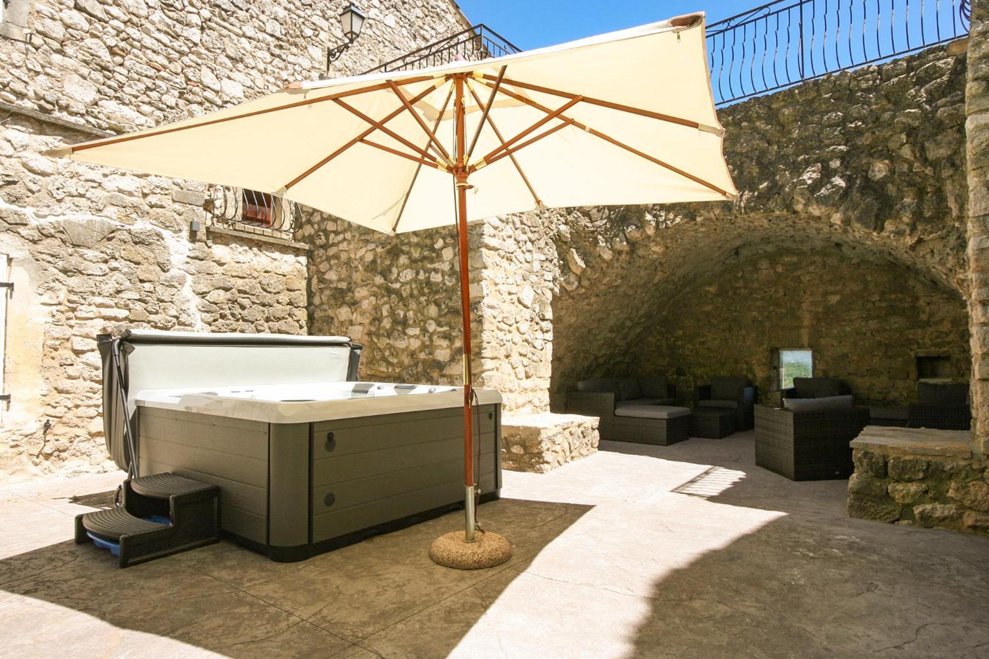 La Closerie D'Escalin Gite 12 Personnes Et Jacuzzi La Garde-Adhémar Extérieur photo